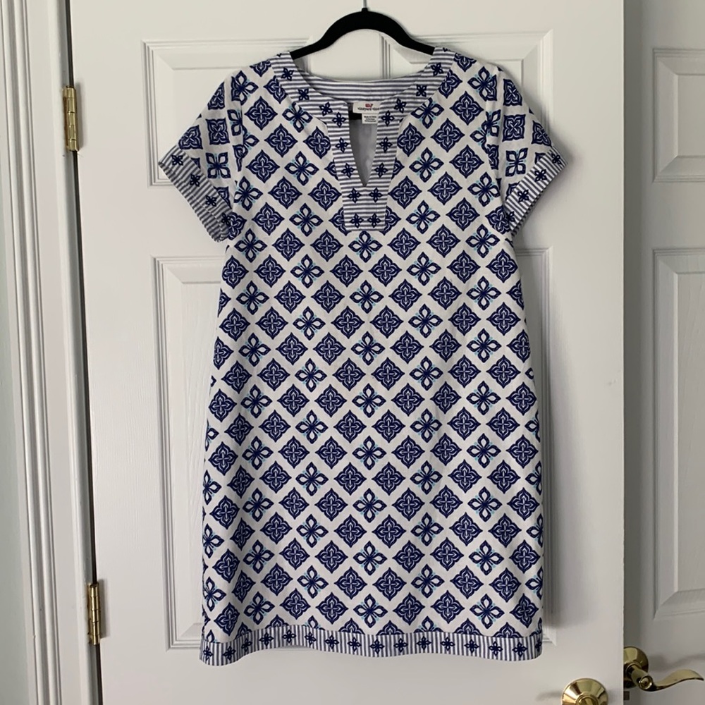 Vineyard Vines shift Dress size 8
